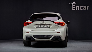 INFINITI Q30 2017
