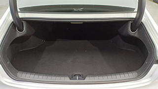 HYUNDAI GRANDEUR HYBRID GN7 2023