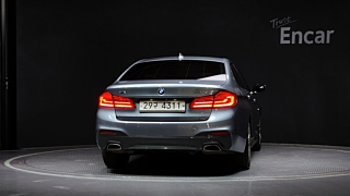 BMW 5-SERIES G30 2017