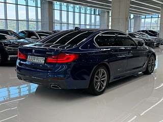 BMW 5-SERIES G30 2020