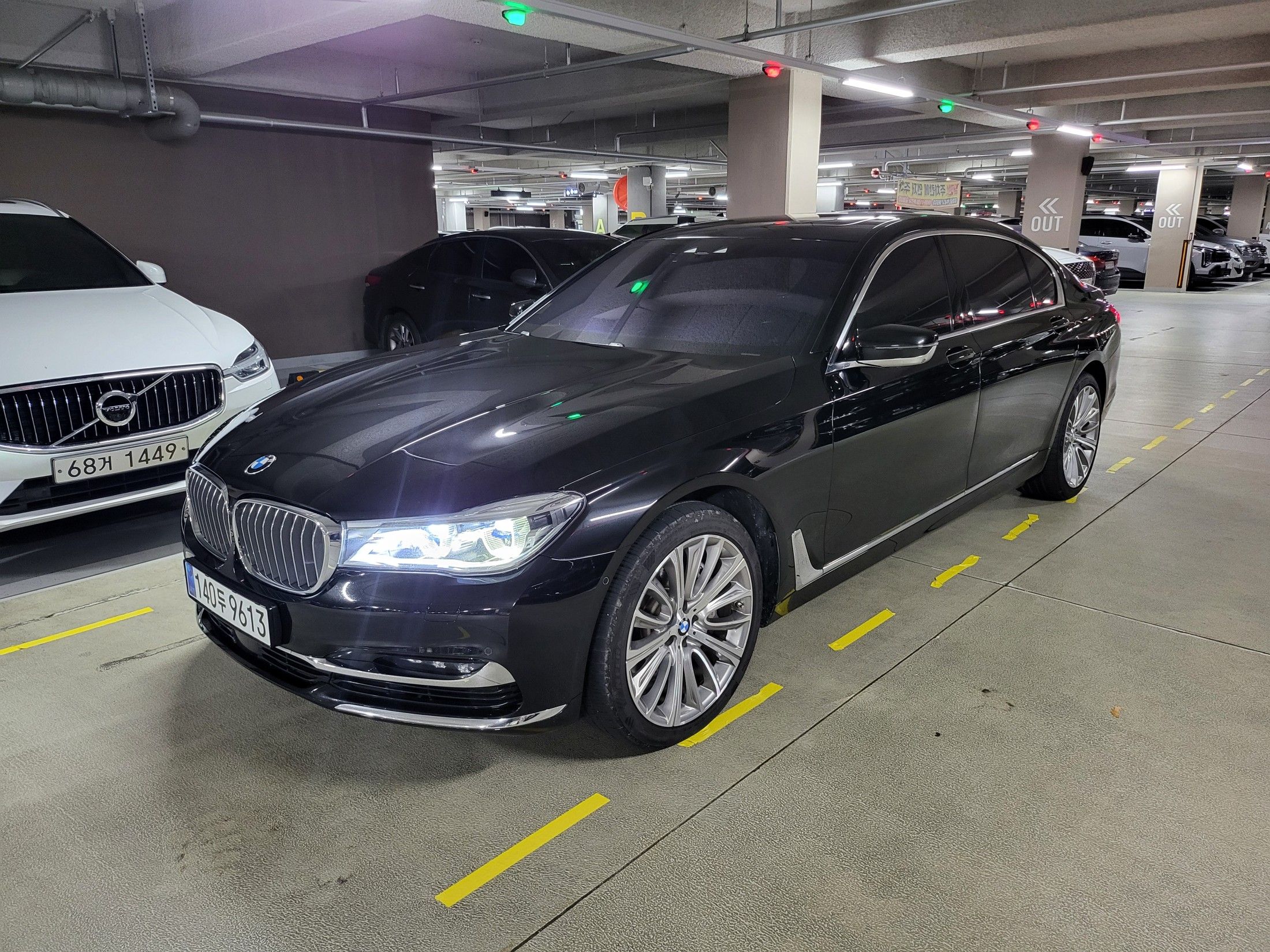 BMW 7-SERIES G11 2016