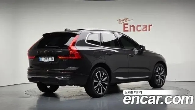 VOLVO XC60 2024