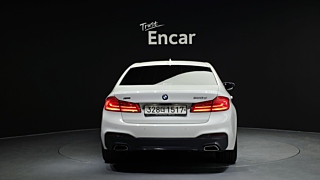 BMW 5-SERIES G30 2019