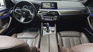 BMW 5-SERIES G30 2019