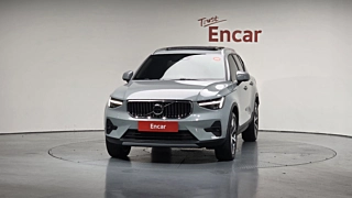 VOLVO XC40 2024