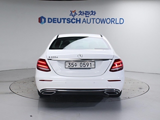 MERCEDES BENZ E-CLASS W213 2016