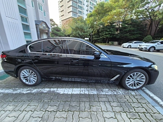 BMW 5-SERIES G30 2023
