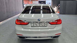 BMW 7-SERIES G11 2016