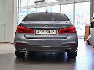 BMW 5-SERIES G30 2017