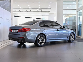 BMW 5-SERIES G30 2017