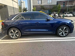 AUDI Q8 4M 2021
