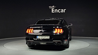 FORD MUSTANG 2020