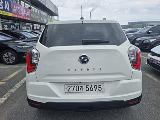 SSANGYONG TIVOLI VERY NEW 2021