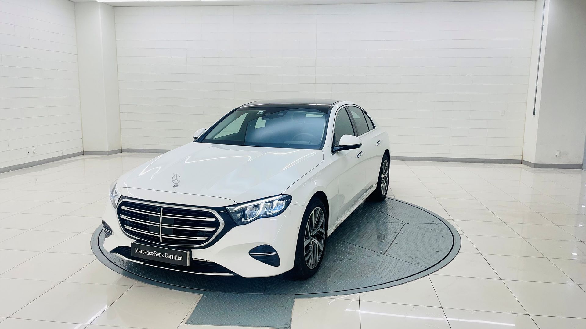 MERCEDES BENZ E-CLASS W214 2024