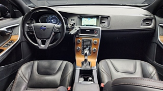 VOLVO V60 CROSS COUNTRY 2016
