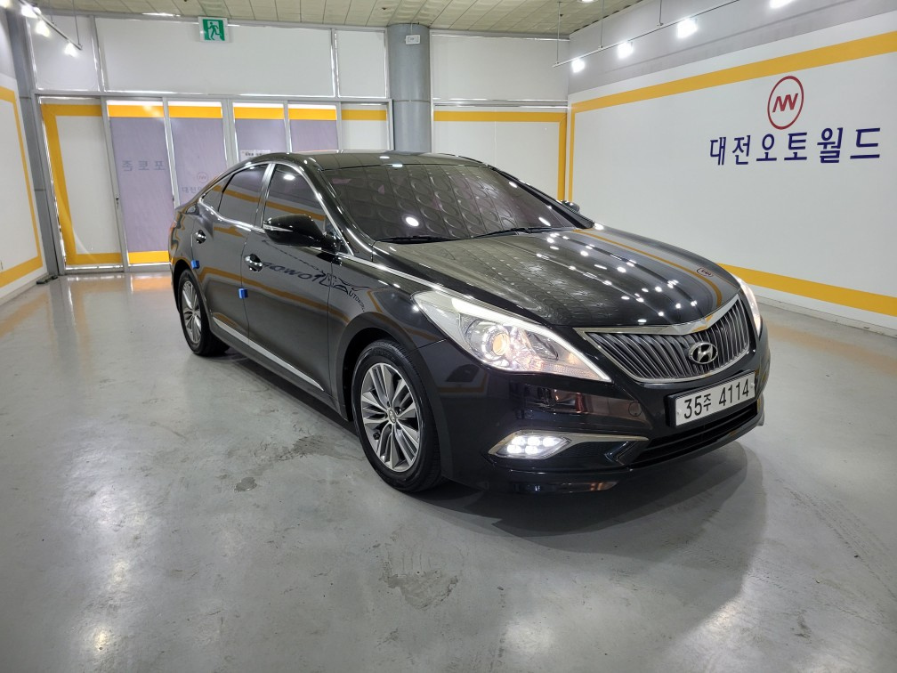 HYUNDAI GRANDEUR HG 2016