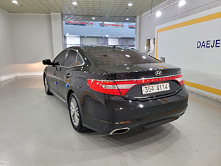 HYUNDAI GRANDEUR HG 2016