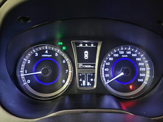 HYUNDAI GRANDEUR HG 2016