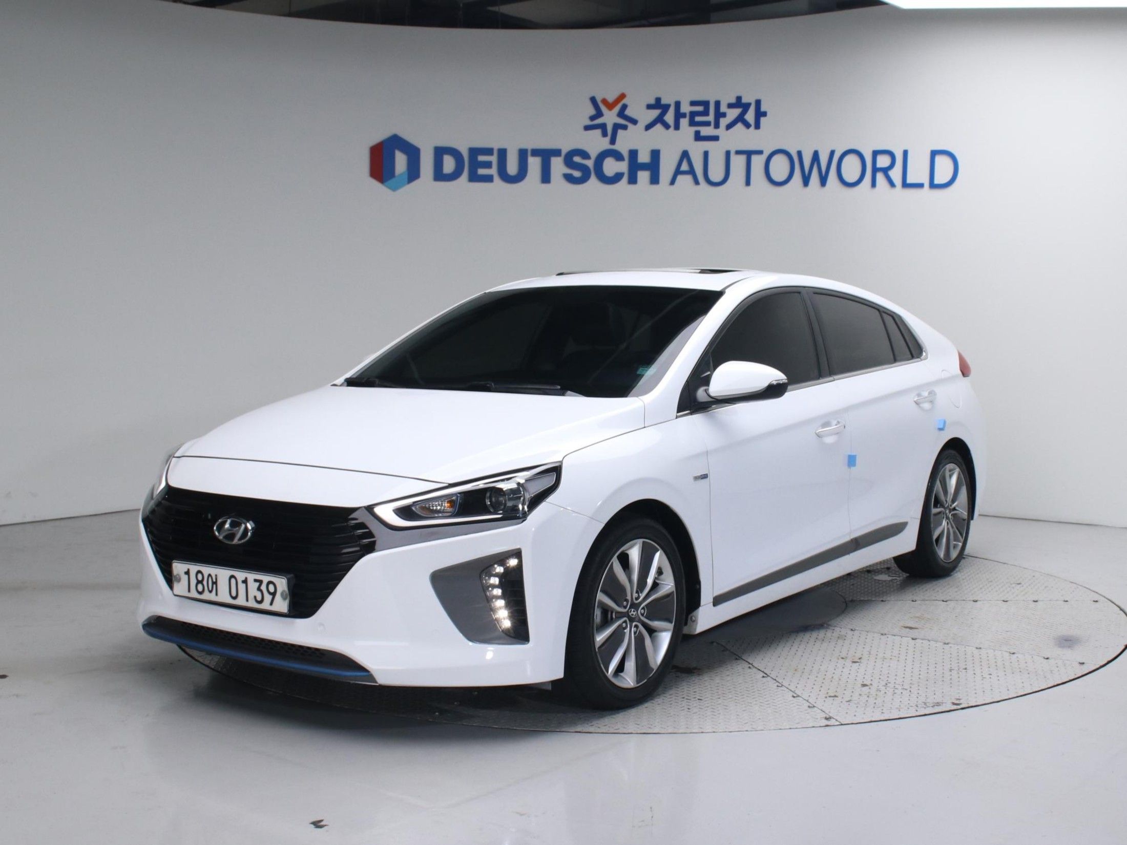 HYUNDAI IONIQ HYBRID