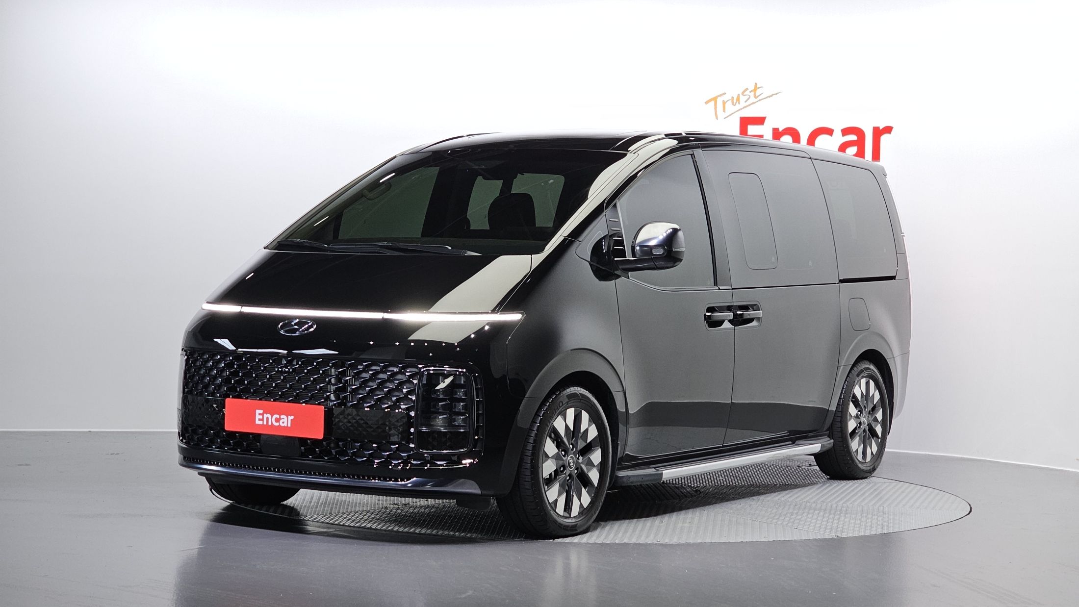 HYUNDAI STARIA 2023