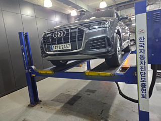 audi q7-4m