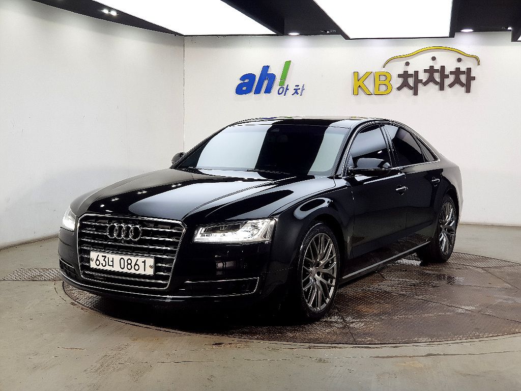 AUDI A8 2015