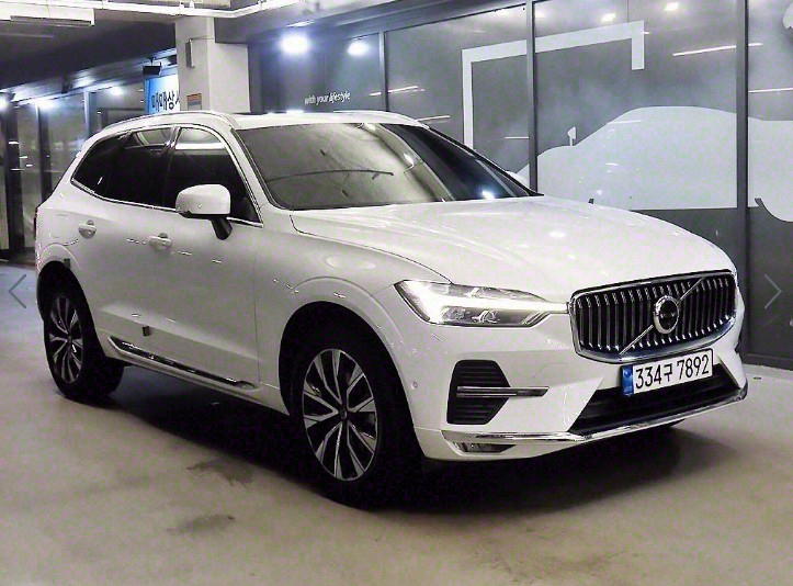 VOLVO XC60 2023