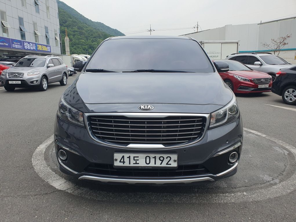 KIA CARNIVAL 2016