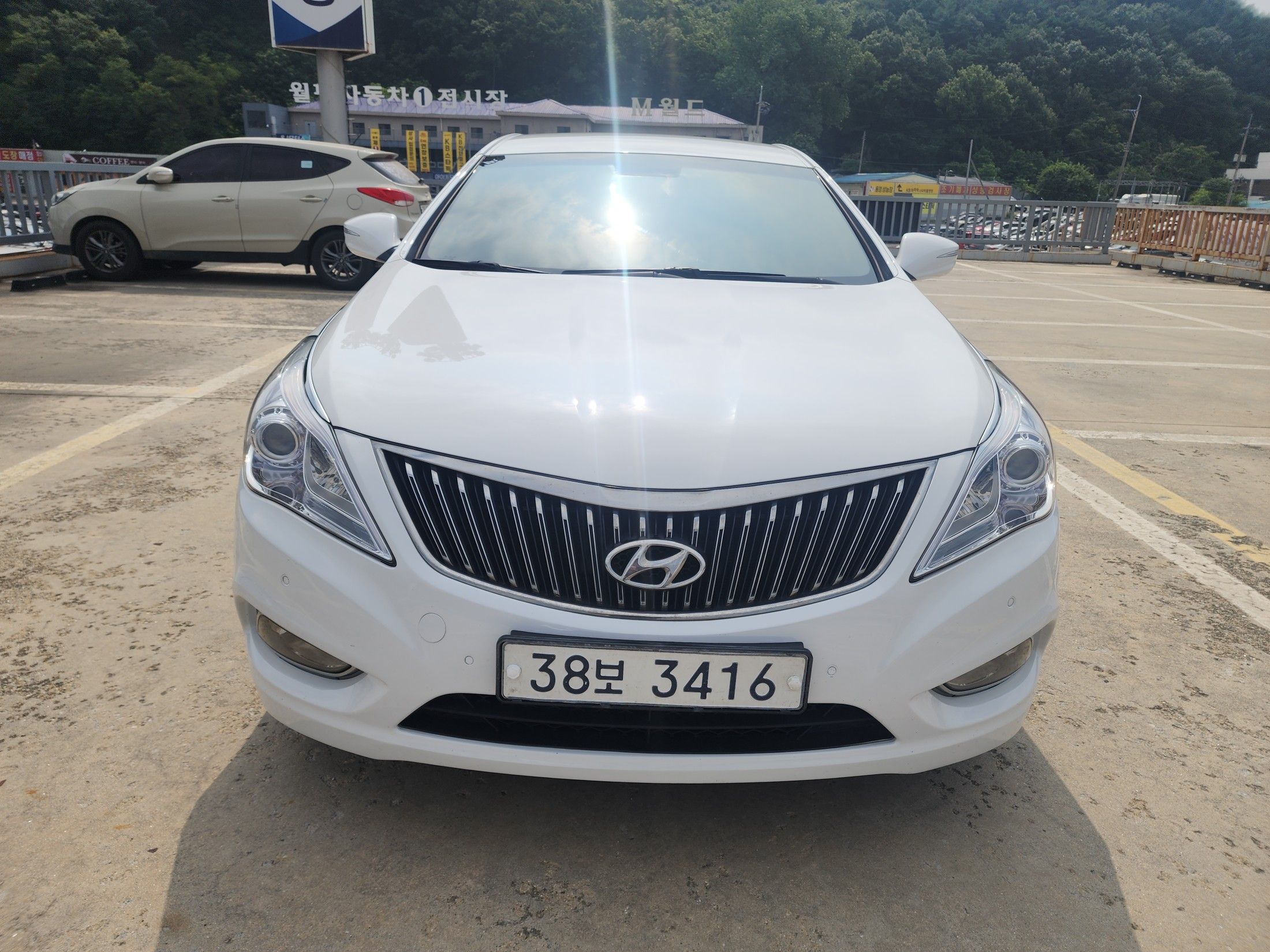 HYUNDAI GRANDEUR HG 2013