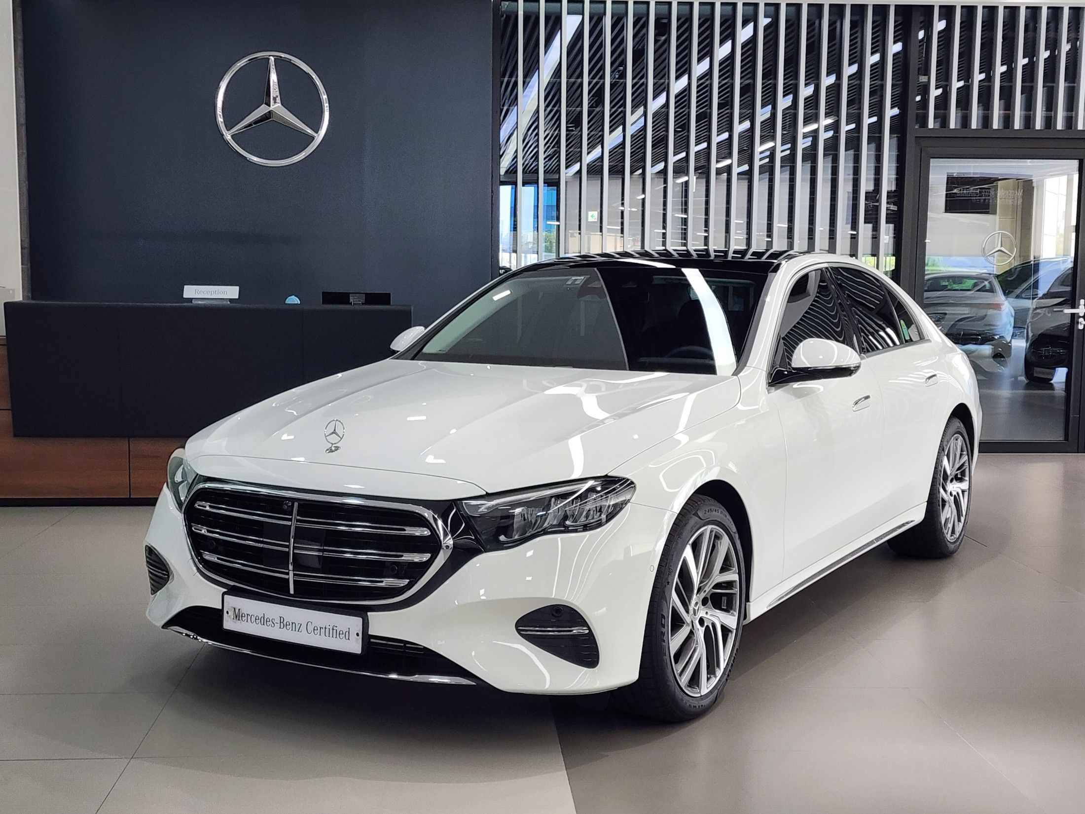 MERCEDES BENZ E-CLASS W214 2024