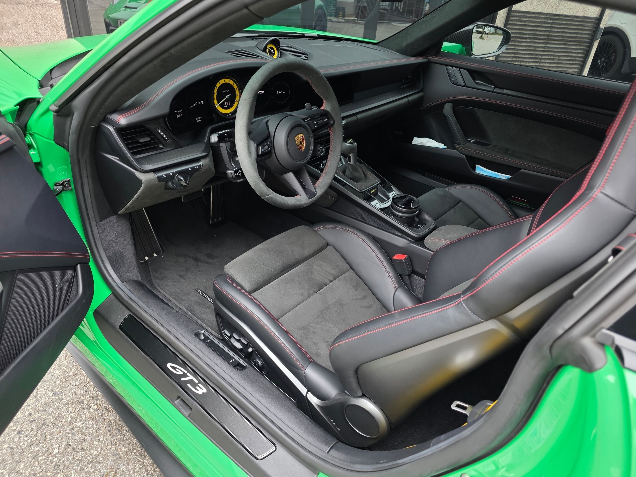 PORSCHE 911 992