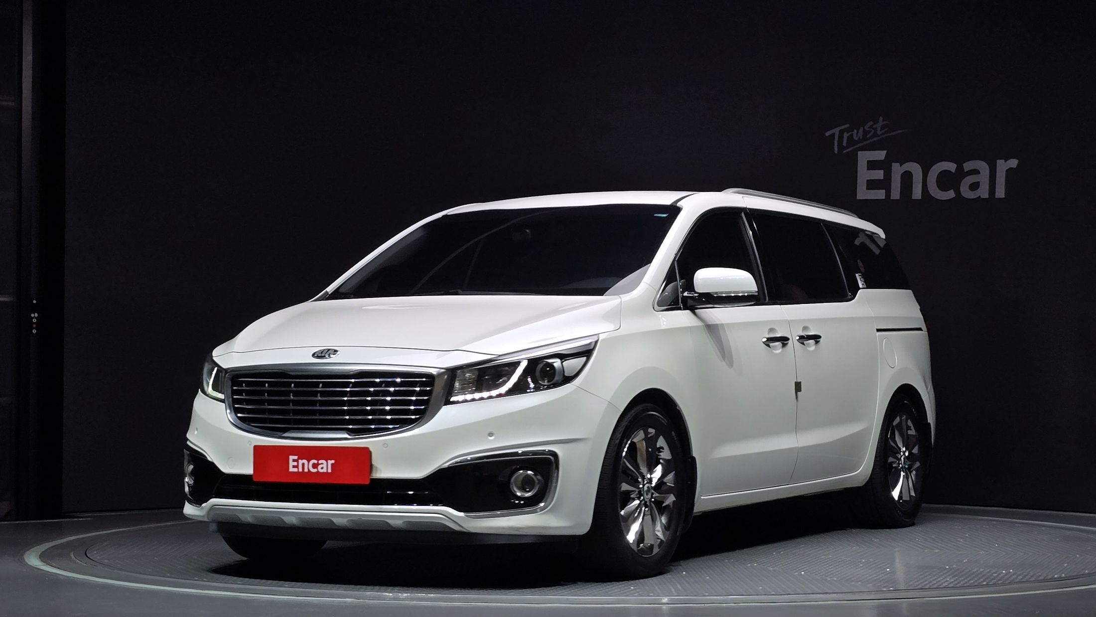 KIA CARNIVAL 2015