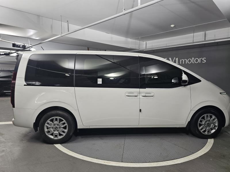 HYUNDAI STARIA 2024