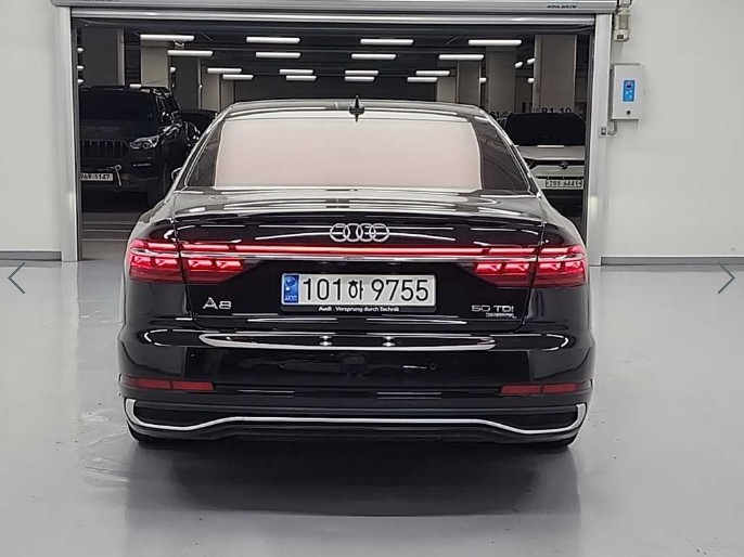 AUDI A8 D5