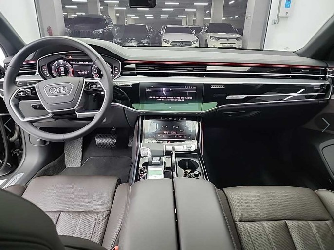 AUDI A8 D5