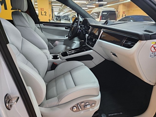 PORSCHE MACAN 2023