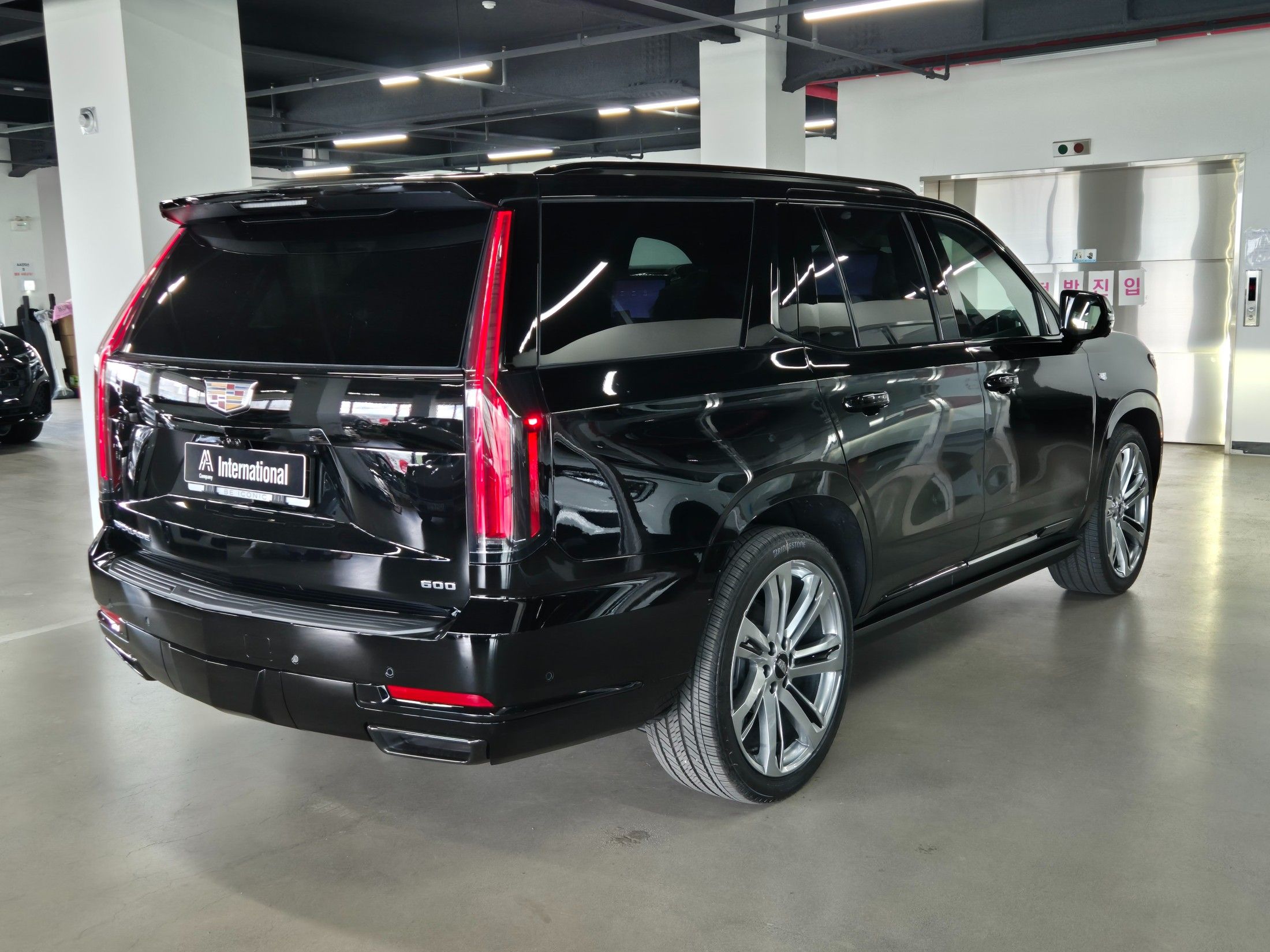 CADILLAC ESCALADE