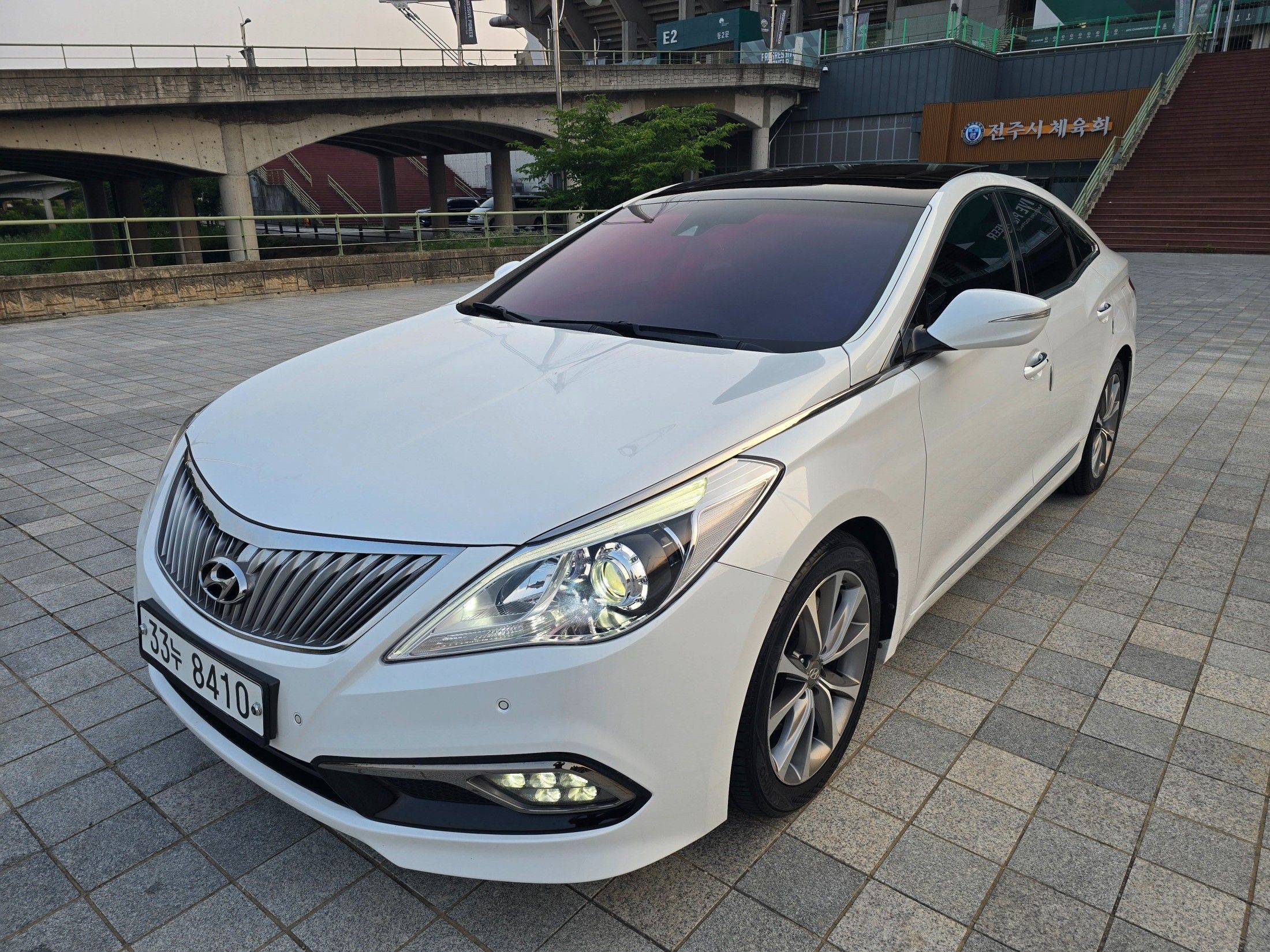 HYUNDAI GRANDEUR HG 2014