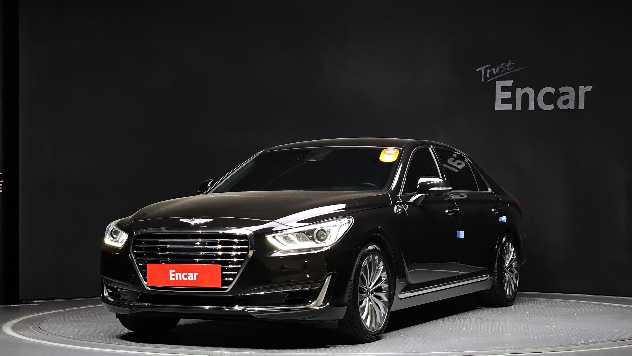 GENESIS EQ900 2018