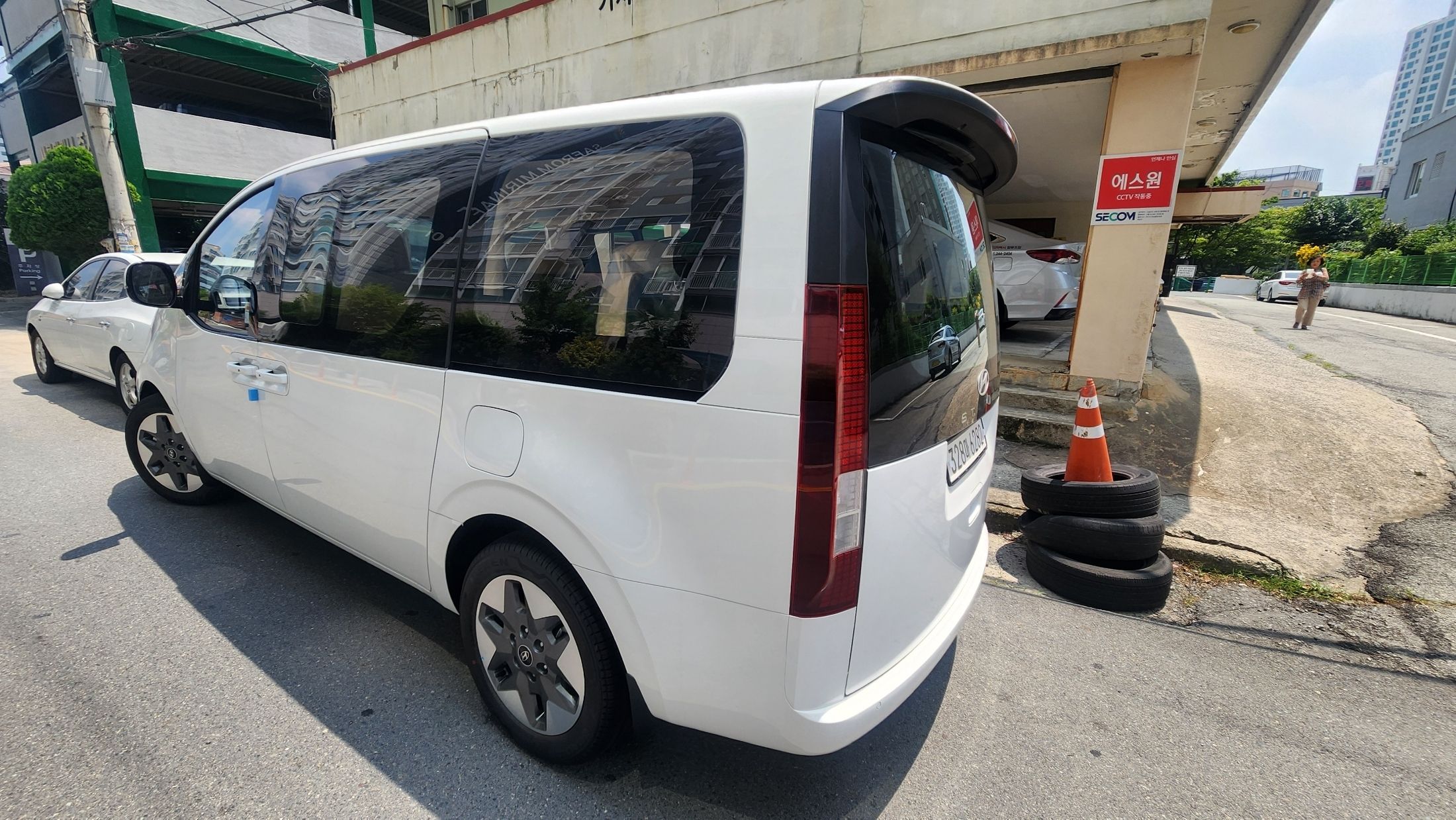 HYUNDAI STARIA 2025