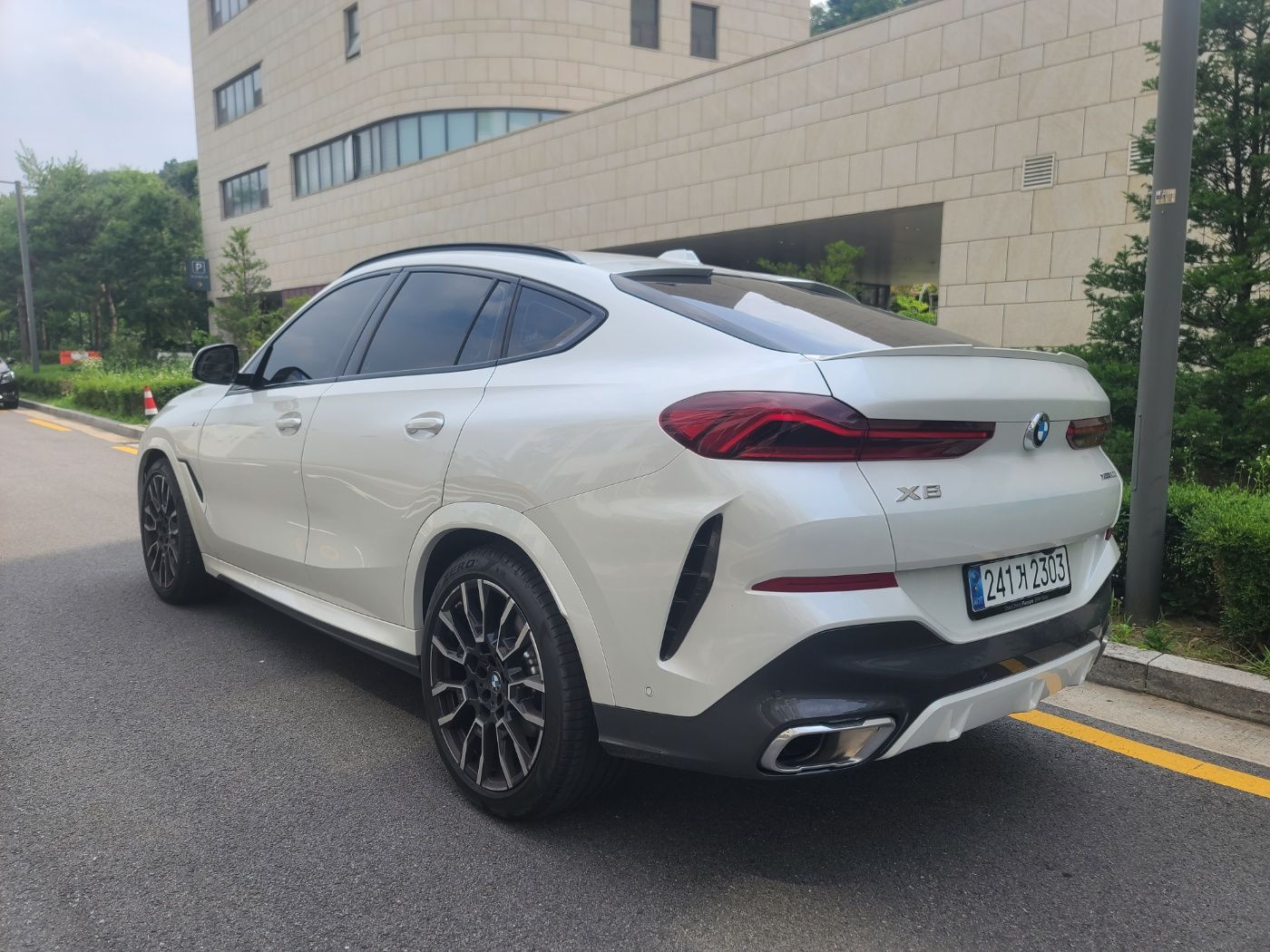 BMW X6 G06