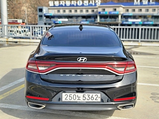 HYUNDAI GRANDEUR IG 2017
