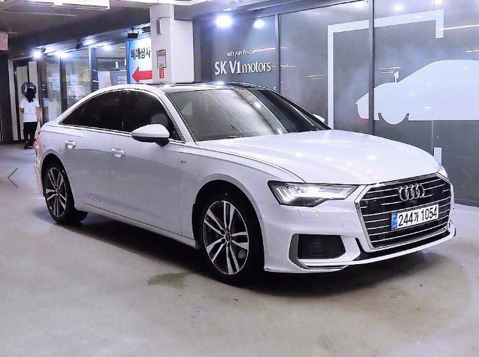AUDI A6 C8 2023
