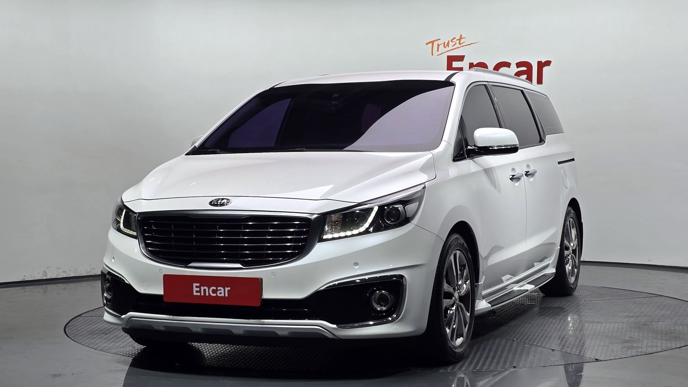 KIA CARNIVAL 2017