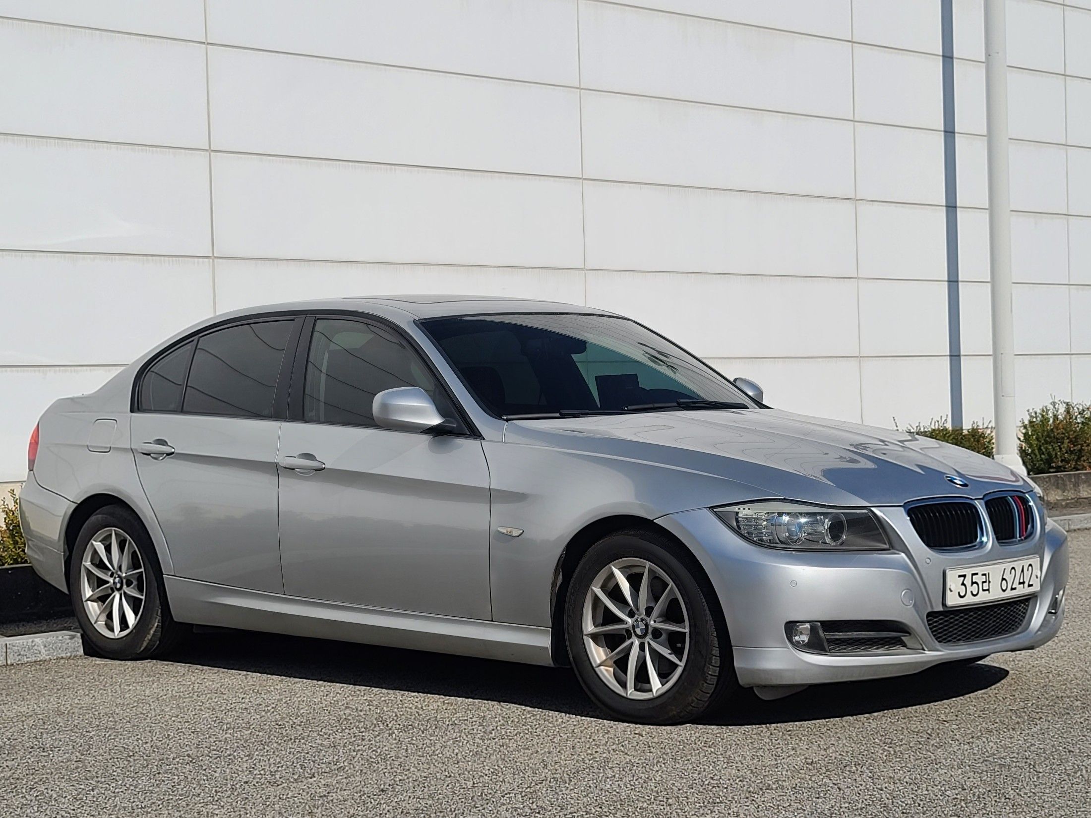 BMW 3-SERIES E90 2011