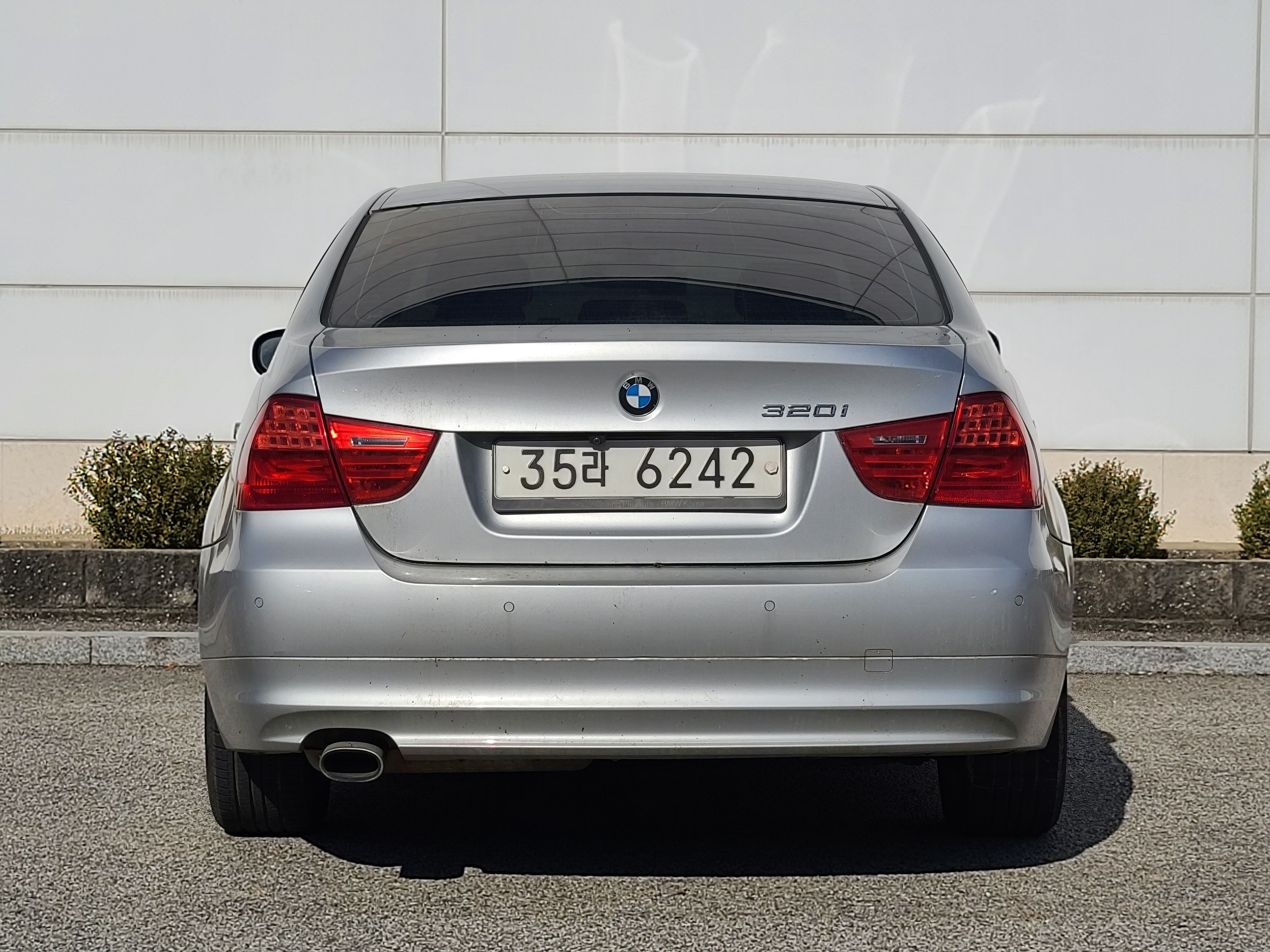 BMW 3-SERIES E90 2011