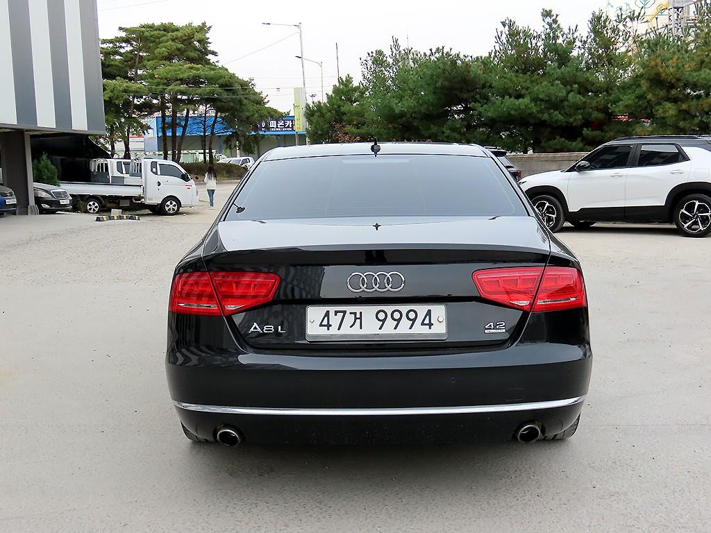 AUDI A8 2012
