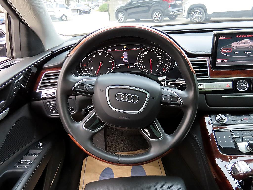 AUDI A8 2012