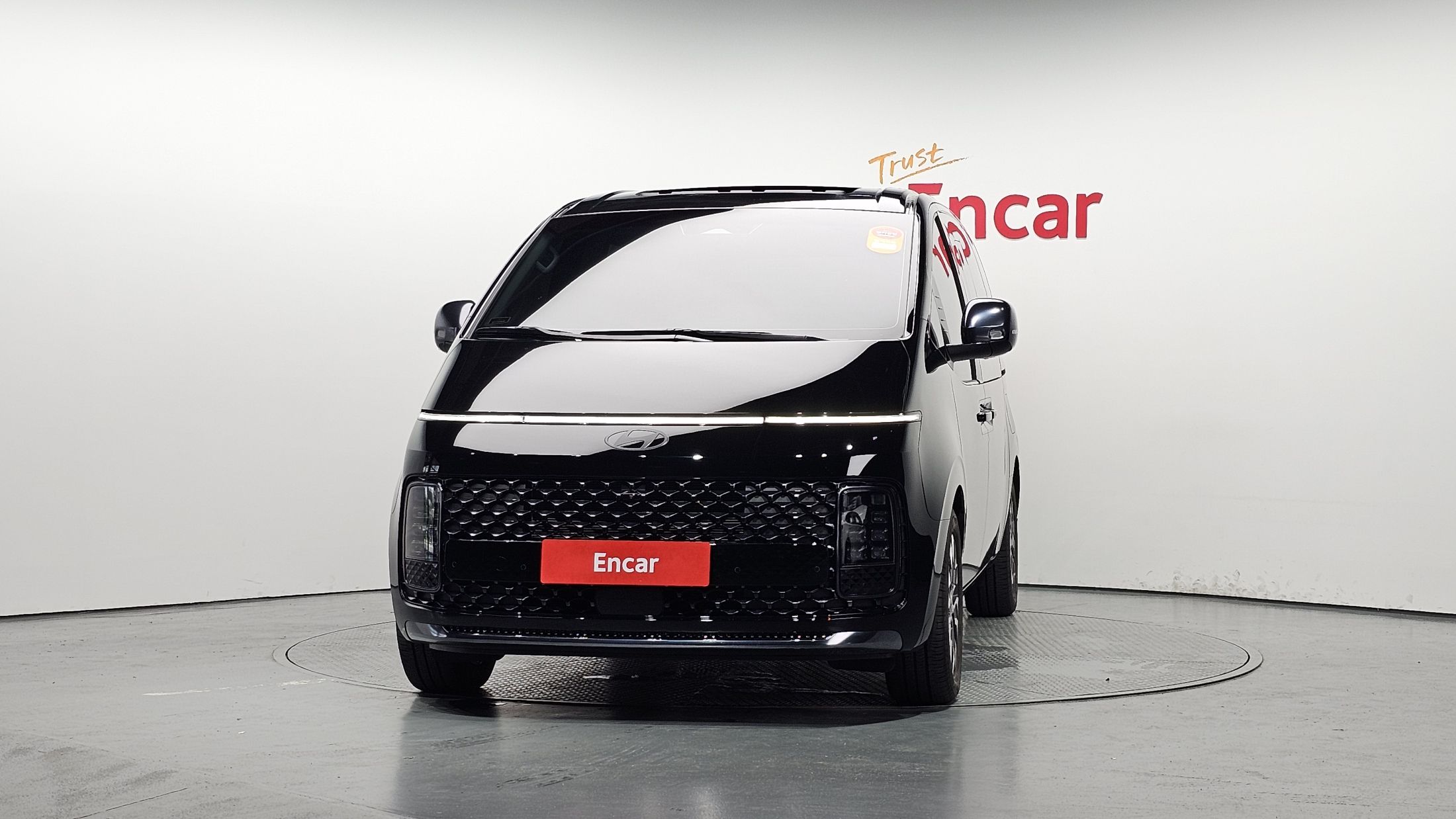 HYUNDAI STARIA 2025