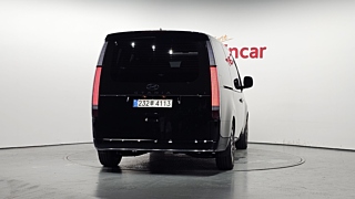 HYUNDAI STARIA 2025